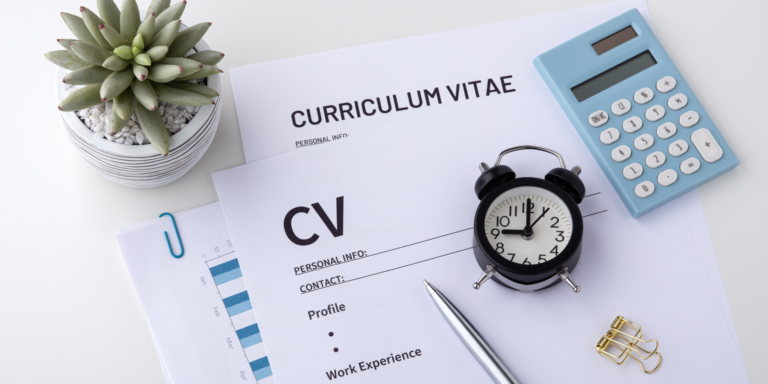 Guida completa per compilare il curriculum: consigli per giovani alla ricerca di lavori flessibili